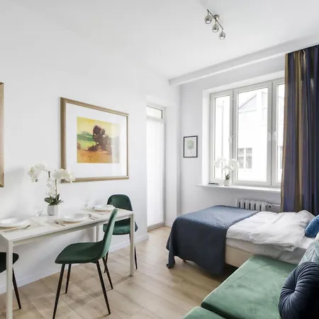 Unitapartments Zachodnia Ochota - Kompaktowe, Wygodne * Varşova